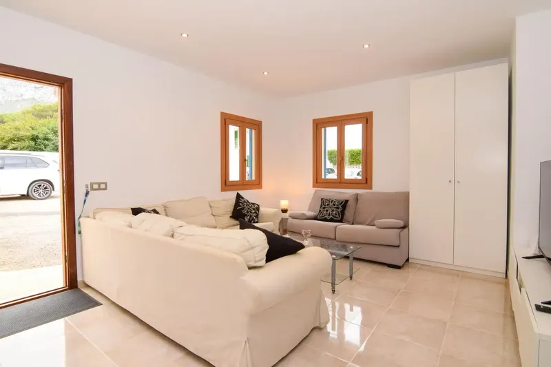 Discover this charming ground floor apartment that combines comfort, style and a privileged location in one of the quietest areas — photo 5