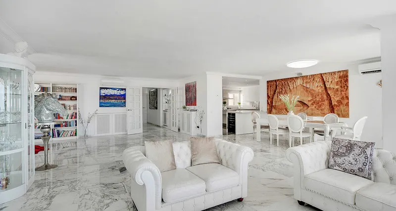 Modern luxury penthouse directly on Paseo Maritimo with views over Palma Marina — photo 12
