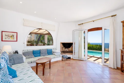Camp de Mar, Mediterranean holiday property in Camp de Mar with stunning sea views for seasonal rental — photo 9