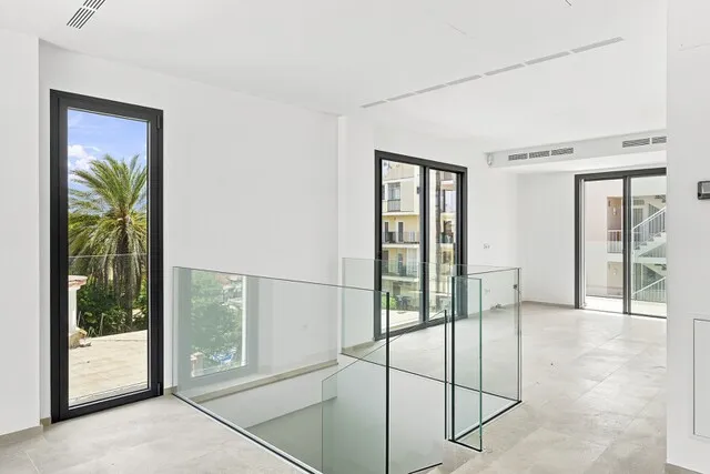 Sea view duplex penthouse for sale in Playa de Palma, Mallorca — photo 8