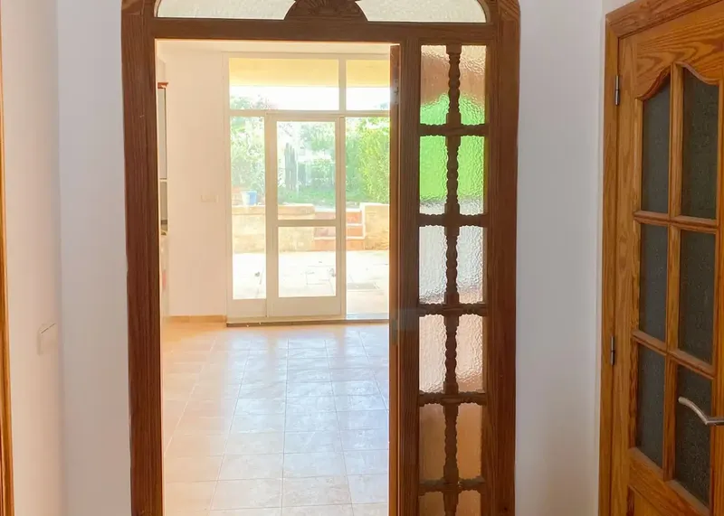 This bright and spacious 170 m² duplex townhouse has a private garden and 80 m² terrace, plus an additional terrace — photo 10