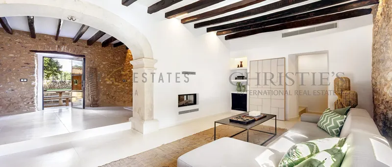 Historic renovated finca with pool in Llubí in the heart of Mallorca — photo 8