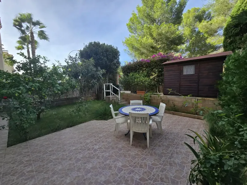 Bright ground floor apartment in Son Caliu (southwest Mallorca), in a quiet residential area close to the beach. The property — photo 4