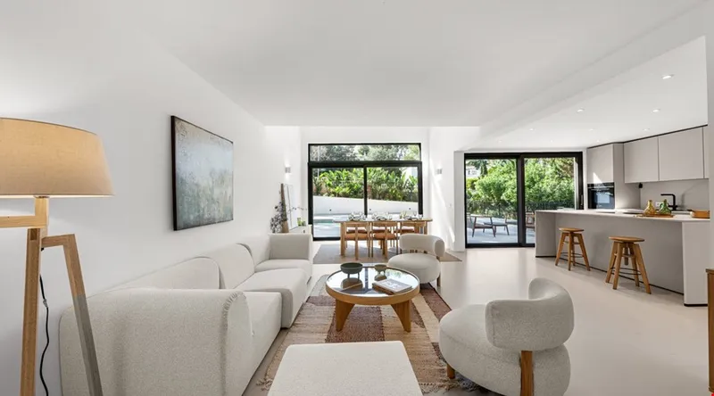 Contemporary four-bedroom villa with holiday rental licence in Santa Ponsa — photo 3