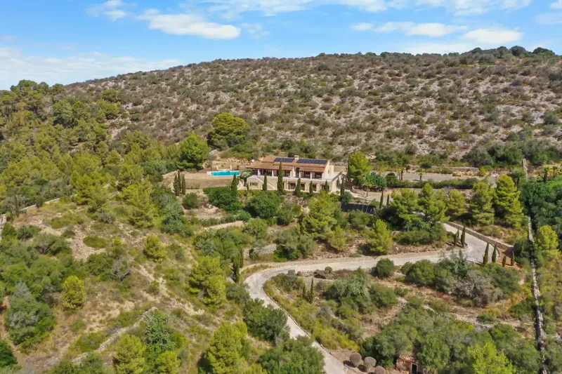 Natural stone finca with sea views in the hills of Son Macià — photo 3