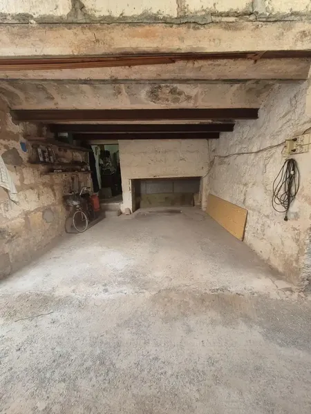 Unique opportunity: free-standing house with enormous potential and garden — photo 1
