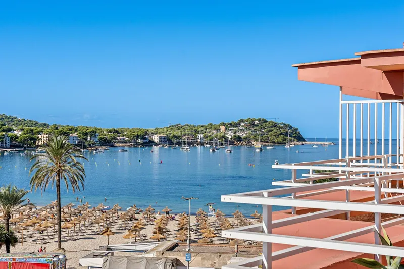 Frontline penthouse to renovate for sale in Santa Ponsa, Southwest Mallorca — photo 1