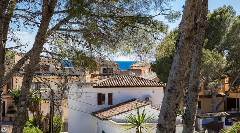 Renovated Mediterranean villa with pool and partial sea views for sale in Santa Ponsa — photo 7