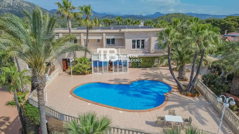 Taylor Building Real Estate presents this exclusive Mediterranean-style villa located in the prestigious area of Peguera, in Calvià, a d — photo 11
