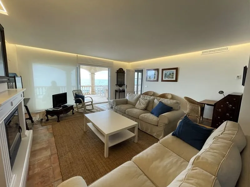 Spectacular penthouse on the seafront — photo 1