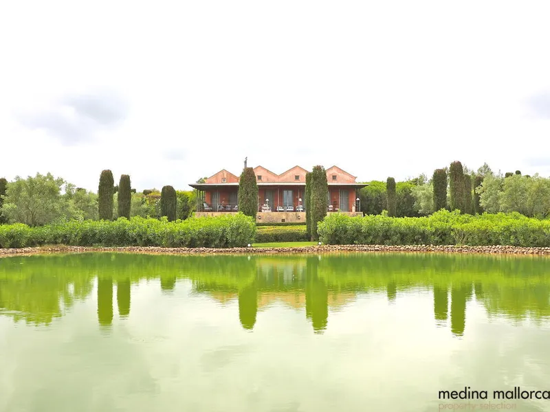 Magnificent estate surrounded by impressive gardens in Llubí — photo 1