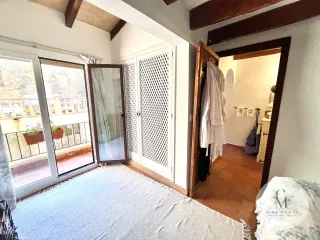 Mallorcan authenticity: house with private patio and period wooden beams — photo 12