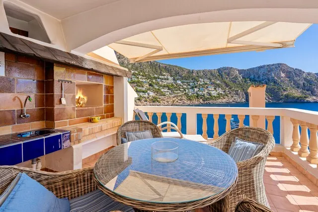 Seafront duplex penthouse for sale in Puerto Andratx, southwest Mallorca — photo 3