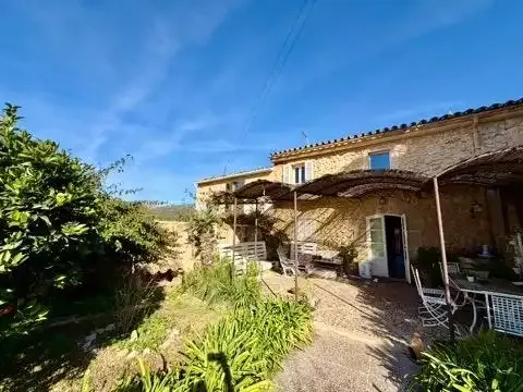 In the village of Andratx, with completely clear mountain views, southwest orientation and great brightness, we discover this beautiful ca — photo 6