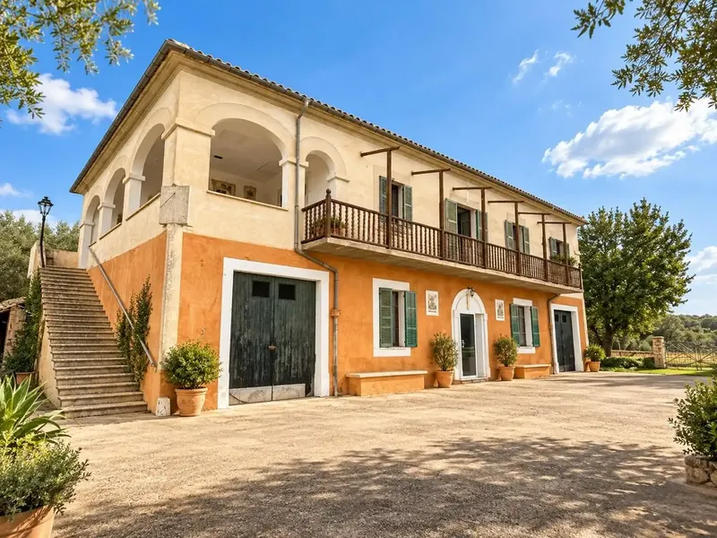 Historic Mallorcan possessió with 37 hectares of land in the heart of the island — photo 1