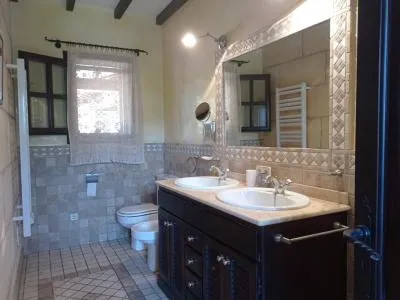 2 storey finca with sep. Guest apartment and beautiful garden near Ses Salines -- F 62 VK — photo 10