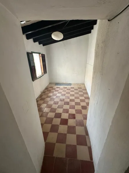 Esporles, house to renovate — photo 1