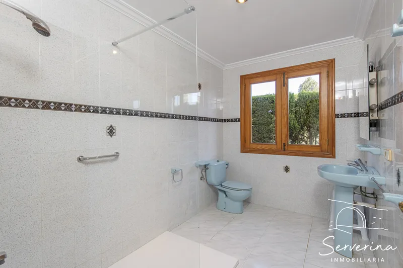 Impressive luxury villa in Cala Bona: tranquility, comfort and exclusivity — photo 10