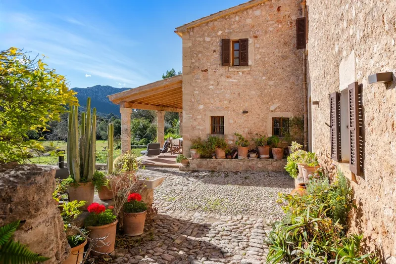 Pollença ideal for country lovers: country property for sale with various terraces and roof terrace — photo 1