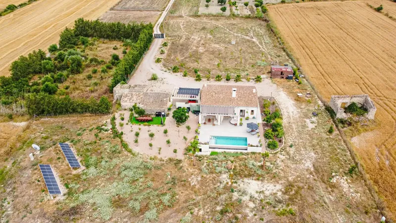 This newly built, high-specification finca in Sant Joan offers an exquisite fusion of contemporary comfort and authentic charm — photo 5