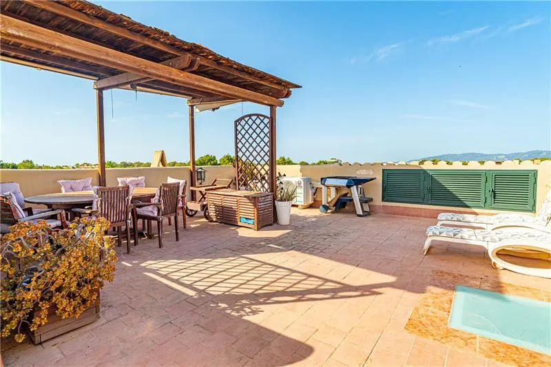 Duplex with terrace located in a well-maintained residential complex with communal swimming pools. — photo 1