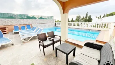 Chalet pareado en Carrer d'Haro — photo 3