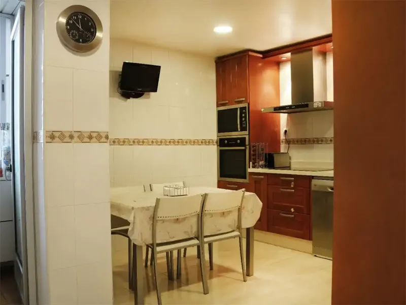 Amplitud y luz en Son Ferriol: Gran piso con terraza, dos aparcamientos y dos trasteros — photo 4
