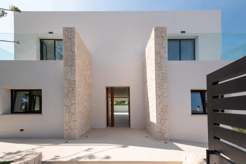 Detached house with pool and bioclimatic design in Bahía Grande, Mallorca — photo 8