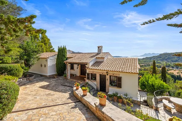Sea view villa for sale in El Vila, Puerto Pollensa, north Mallorca — photo 10