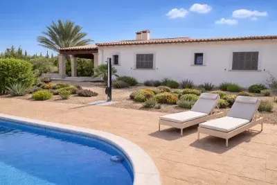 Property with Active Tourist License for 15 Guests — photo 1