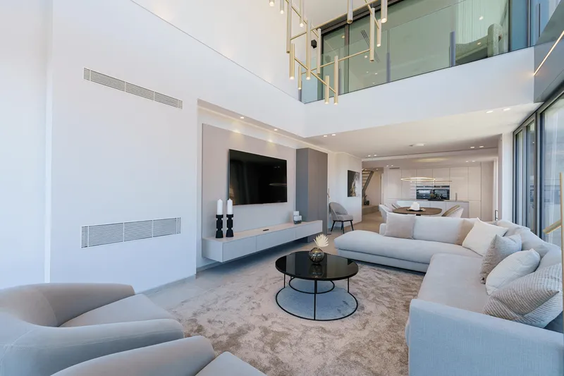 Exclusive penthouse with terrace and sea views in Palma — photo 3