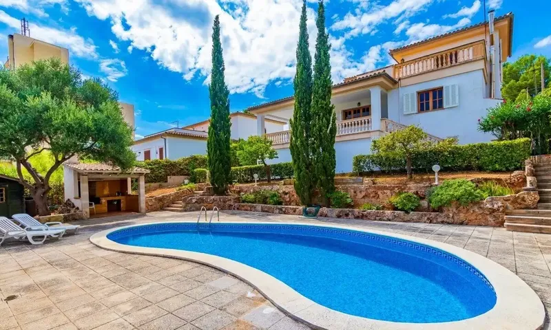 Independent chalet in the exclusive urbanization of La Bonanova, located in a very quiet area with good connections to the city center — photo 1
