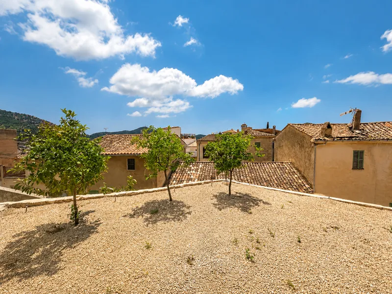 Authentic townhouse in the heart of Andratx with terraces and mountain views — photo 5