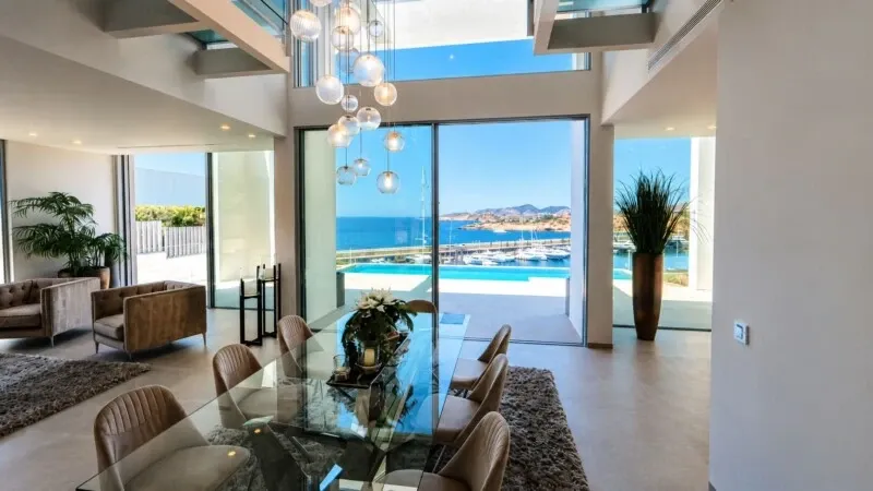 Firstline modern villa on a first class location with open views of the sea, the harbour and the coast of Nova Santa Ponsa — photo 6