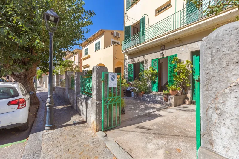 Detached house with garden and garage in the centre of Sóller — photo 7