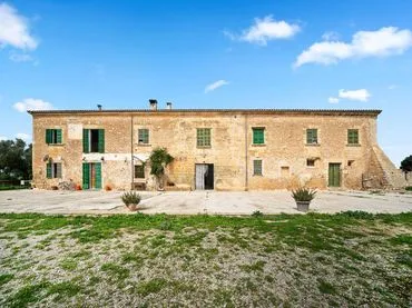 Rustic house with balcony for sale in Vilafranca de Bonany — photo 1