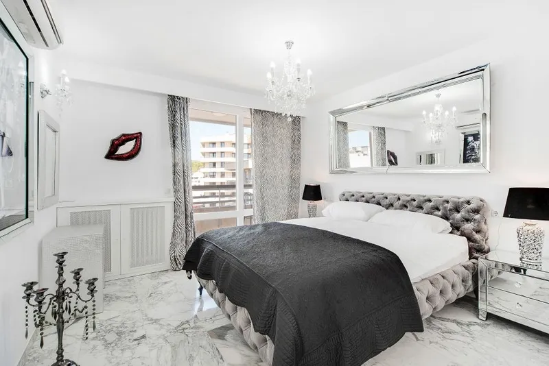 Stunning penthouse for sale in Palma with spectacular harbor and sea views — photo 11