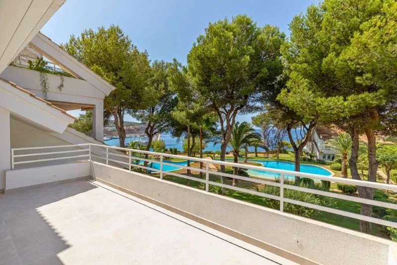 Villa with sea views and pool in Nova Santa Ponsa — photo 7