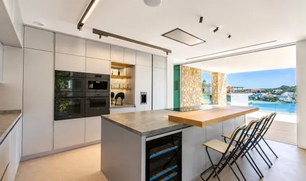 Modern newly built villa overlooking the bay of Santa Ponsa — photo 3