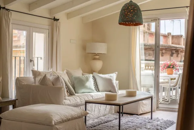 Luxurious townhouse with pool in Palma's old town — photo 1