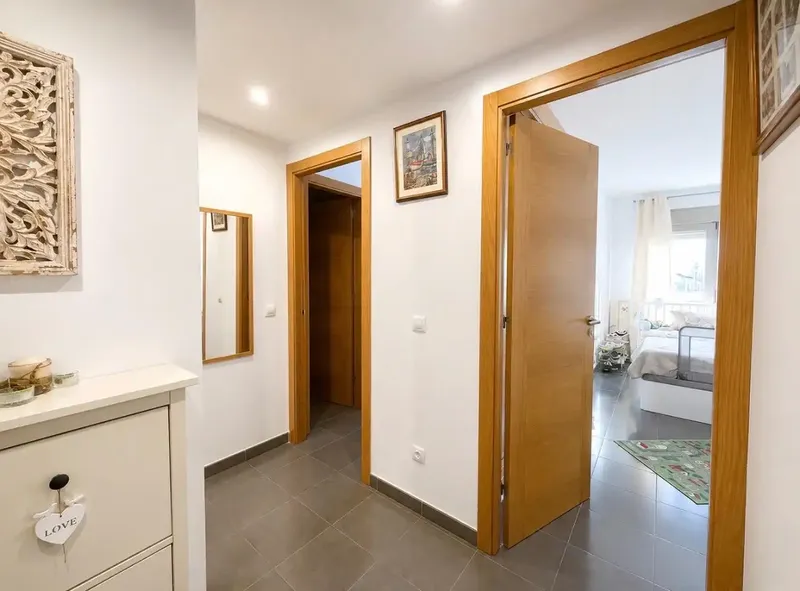 Oria Home presents this bright and spacious home from 2008, with approximately 80 m2 built, located in the quiet area of Campos — photo 4