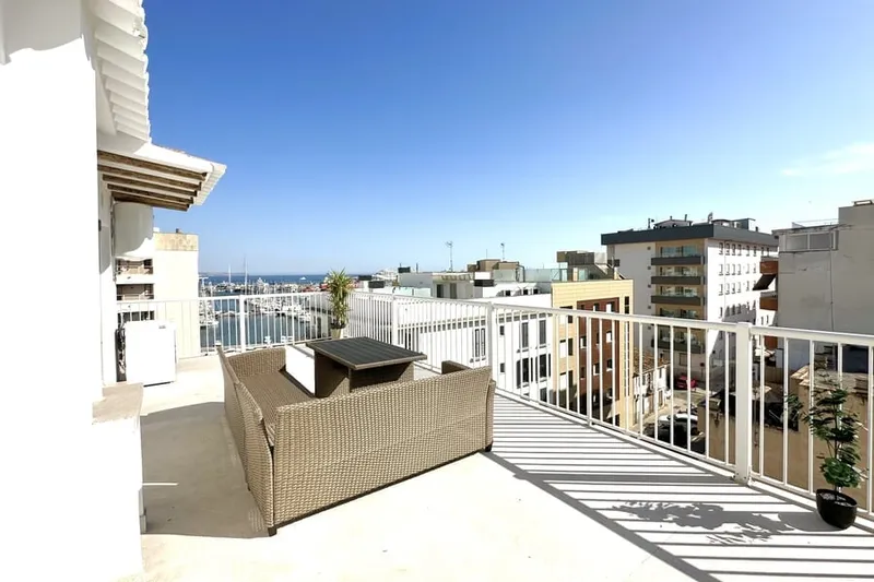 Bright penthouse close to the sea in Santa Catalina — photo 1