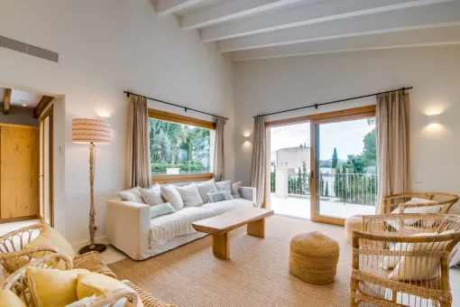 Alcudia, modernized chalet with contemporary architecture and large plot with holiday rental license in Bonaire — photo 6