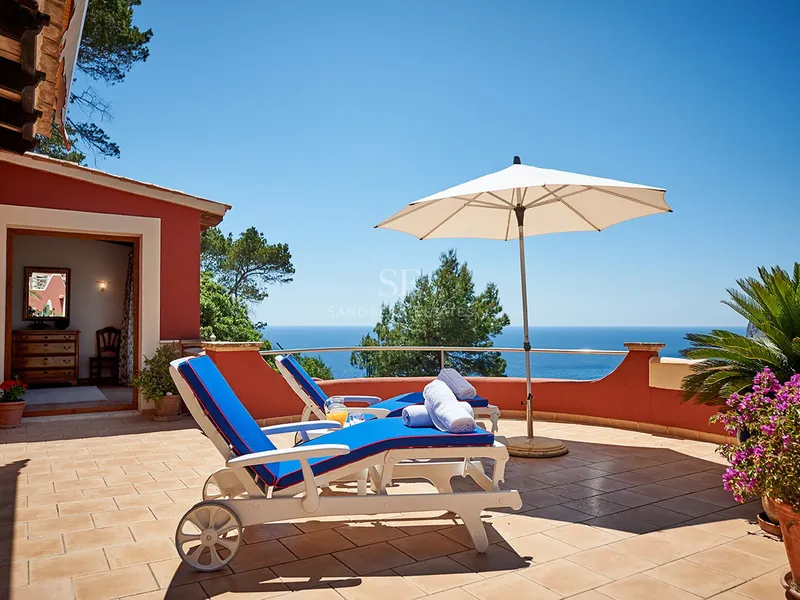 2-Apartment Villa with Holiday Licence for Sale in Port Andratx — photo 1