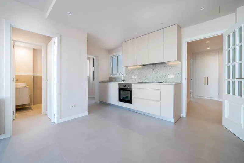 Central apartment with sea views — photo 9