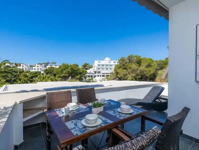 El Apartamento está situado en el corazón del pueblo de Cala D'Or, en la planta baja elevada de un complejo de apartamentos. El alojamiento  — photo 5