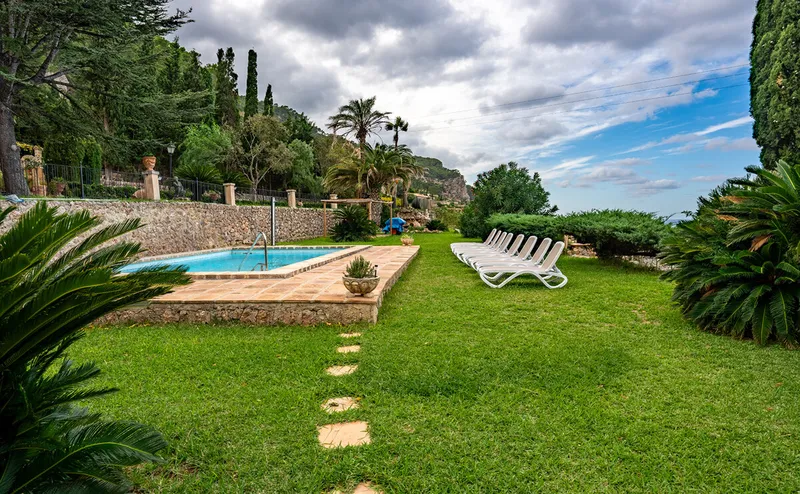 Manor house with swimming pool and breathtaking sea views — photo 4