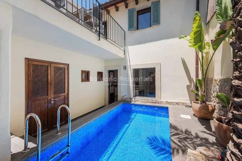Elegant town house with rental license for sale in Pollensa’s historic Old Town, North Mallorca — photo 1