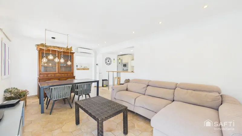 Villa with private pool and jacuzzi - Tourist license for 8 people - Can Picafort - Calle Tords — photo 8