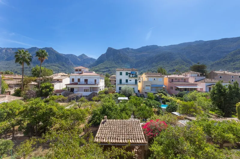 Detached house with garden and garage in the centre of Sóller — photo 1